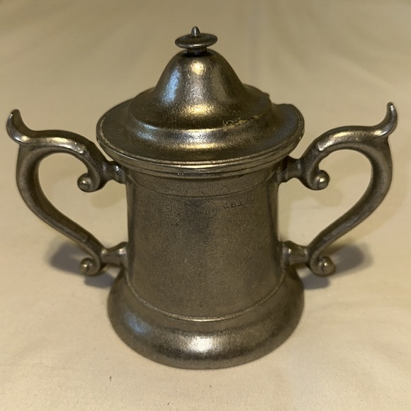 WILTON ARMETALE, HOLLOWWARE USA Vintage Pewter Sugar Bowl with Lid - Picture 2 of 12